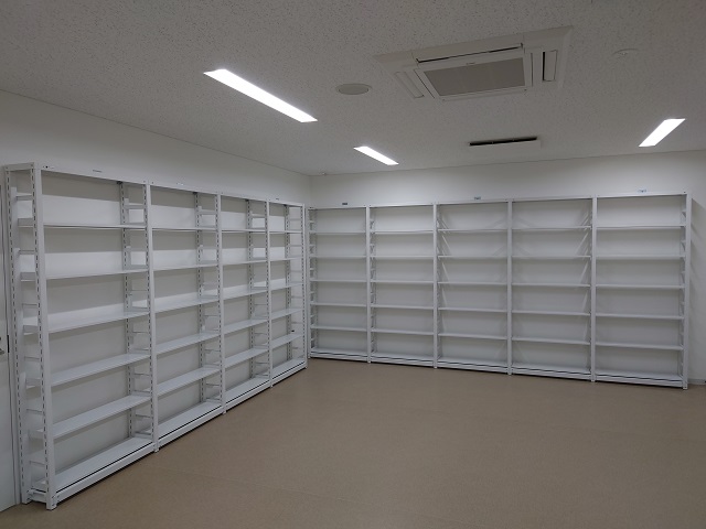 日本ファイリング 縦仕切・前当り付軽量物品棚W900D450H2400F9 LA83S